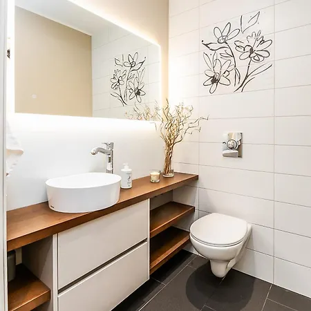 Private Near And Lottemaa